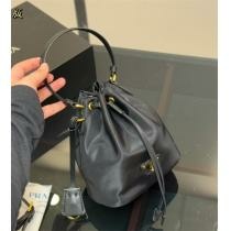 プラダミニバッグPrada 新作Re-Edition 197 プラダミニバッグPrada 新作Re-Edition 197