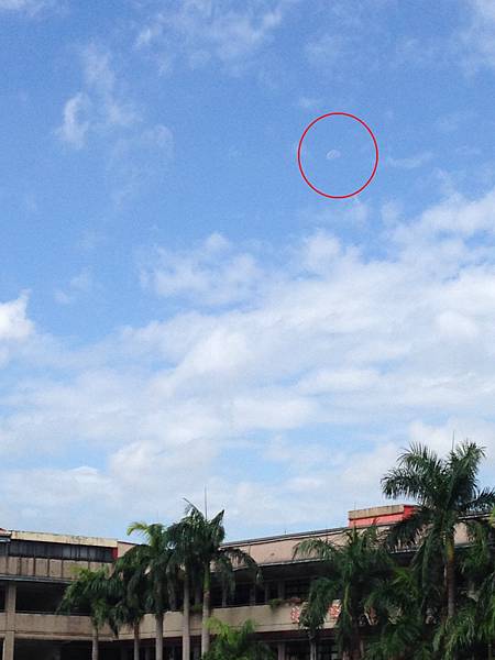 1050922下弦月(上午9點25分拍攝)