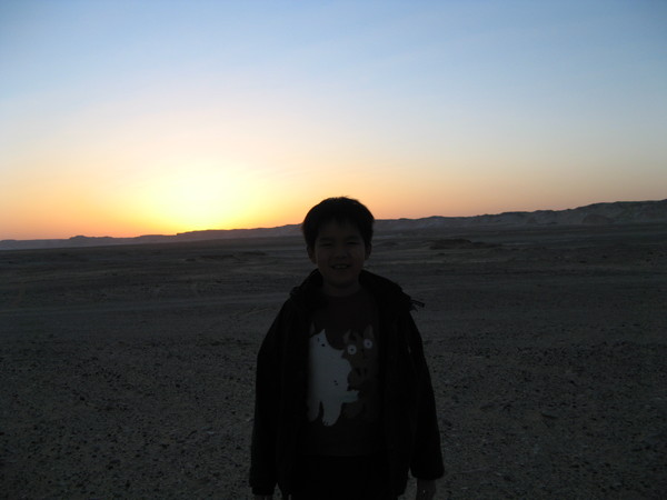 西部沙漠夕陽