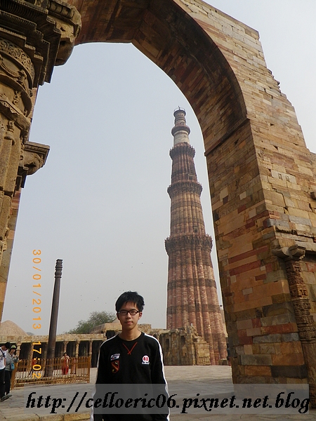 【新德里】古達明那塔(Qutab minar tower) 【新德里】古達明那塔(Qutab minar tower)