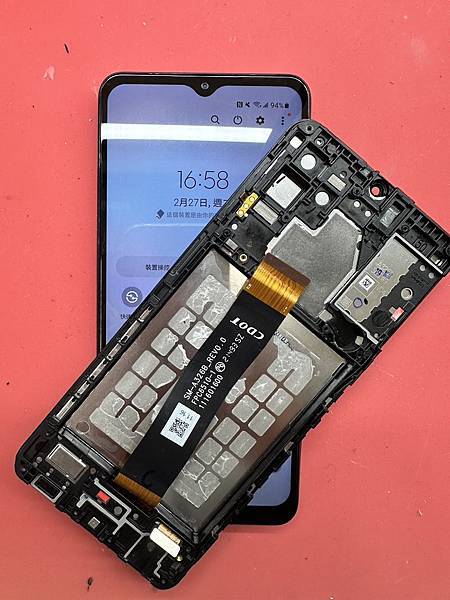 三星A32 5G A326螢幕不顯示破裂漏液黑斑花屏無法充電電池膨脹耗電被蓋破裂手機維修.jpg 三星A32 5G A326螢幕不顯示破裂漏液黑斑花屏無法充電電池膨脹耗電被蓋破裂手機維修.jpg
