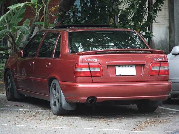 Resize of VOLVO S70R (2)