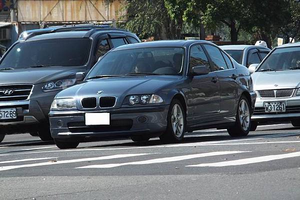 BMW E46 320i 跑車勁裝版 (2)