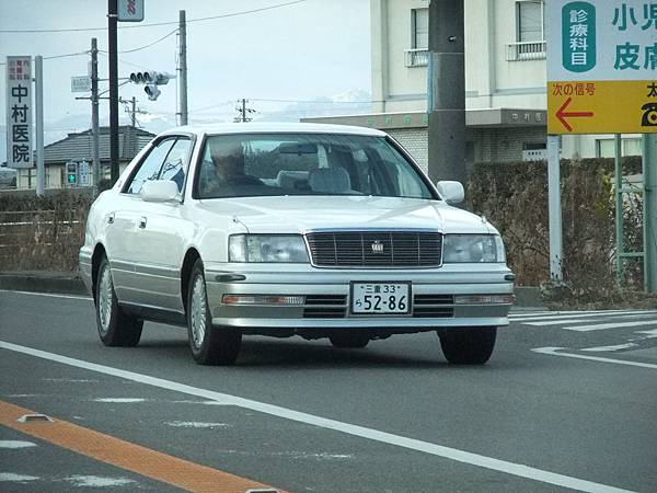 TOYOTA S150 CROWN RoyalSaloon (1)