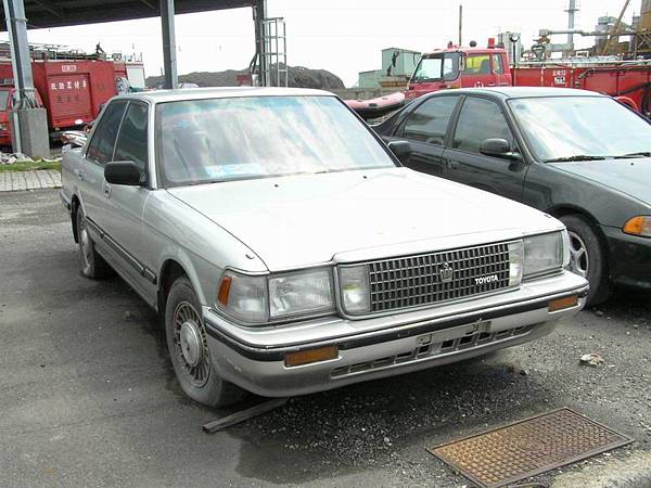 TOYOTA S130 CROWN 3.0 RoyalSaloon (1)