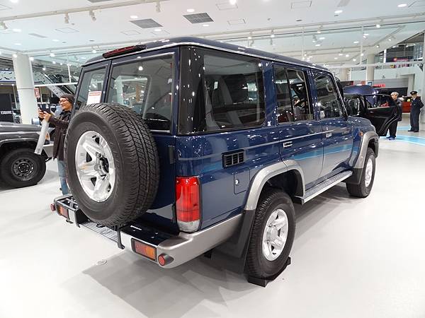 TOYOTA LAND CRUISER LC70 復刻 (11).JPG