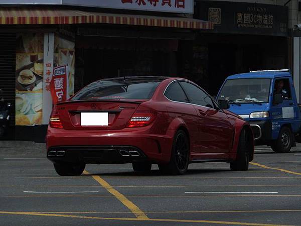 Mercedes-Benz C204 C63AMG Black Edition (1)