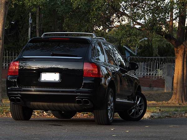 PORSCHE Cayenne Turbo (6).JPG