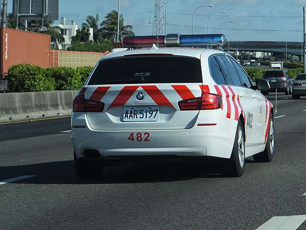 街頭獵殺 臺南仁德 Bmw F11 5d Touring 國道警車 Celsior S Automotive Saloon 痞客邦 街頭獵殺 臺南仁德 Bmw F11 5d Touring 國道警車 Celsior S Automotive Saloon 痞客邦