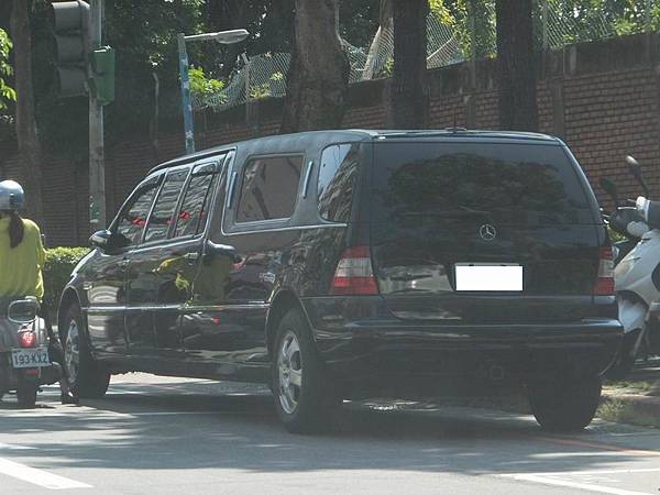 Mercedes-Benz W163 ML 禮儀車