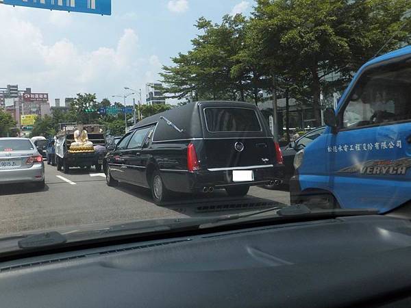 Cadillac Fleetwood II 禮儀車改新款