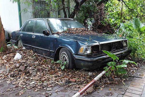 TOYOTA CROWN S132 Sedan 右駕 報廢車 (BH2)