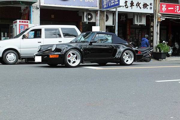 PORSCHE 964 Carrera2 Cabriolet.JPG