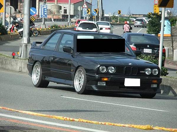 BMW E30 M3 (1).JPG