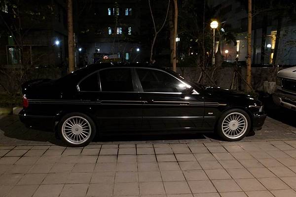 BMW E39 ALPINA (2).JPG