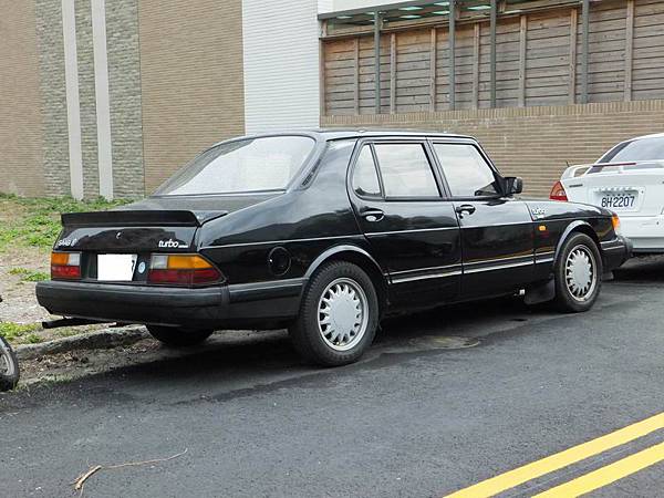 SAAB 900 Turbo.JPG