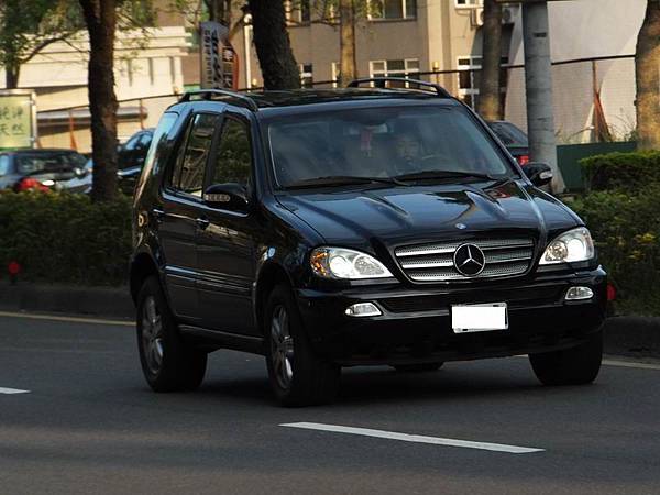 Mercedes-Benz W163.5 ML320 Special Edition (5).JPG