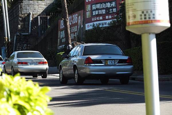 FORD CROWN VICTORIA 外交車牌.JPG