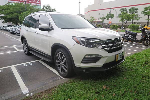 車友街拍(臺北市):HONDA PILOT III 外交車牌@ CELSIOR's Automotive Saloon :: 痞客邦::