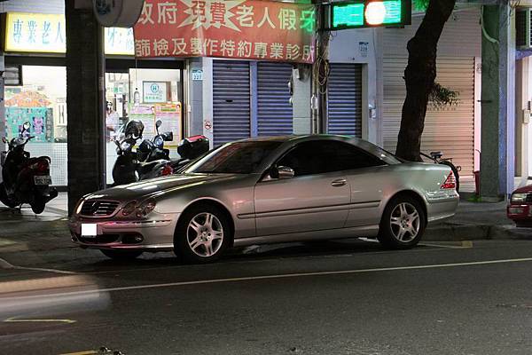 Mercedes-Benz C215 CL500 (3).JPG