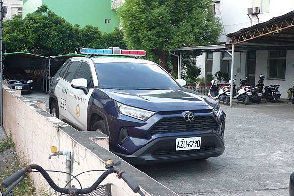 TOYOTA RAV-4 V 警車 by 洪敏翔 (3).jpg