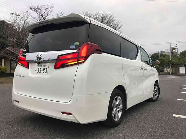本次買賣新車心得紀錄 入手第二台toyota Alphard 2 5 油電 一個路人的告白