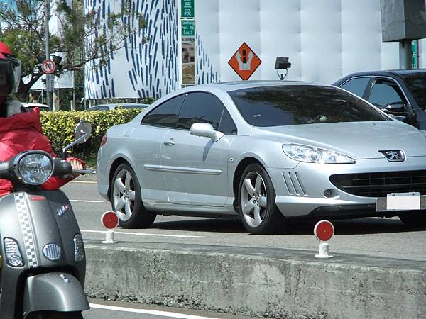 Peugeot 407 Coupe (1).JPG