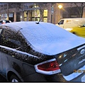 20110226-snowing on the car.jpg
