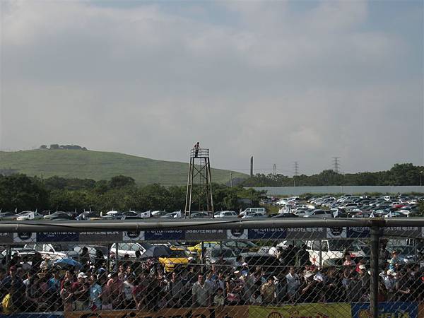 跑道裡的車海