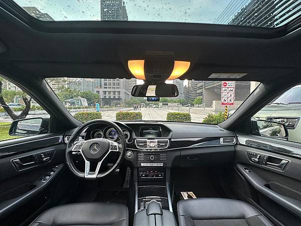 2015 M-Benz E200 Avantgarde現售1