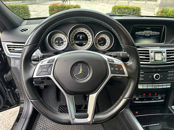 2015 M-Benz E200 Avantgarde現售1