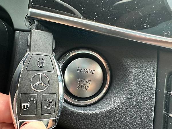 2015 M-Benz E200 Avantgarde現售1