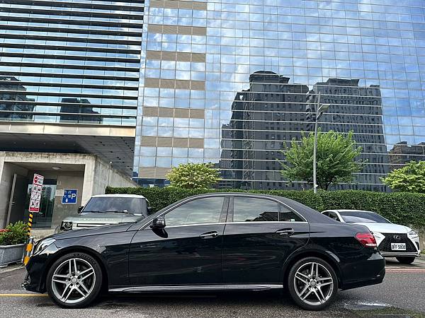 2015 M-Benz E200 Avantgarde現售1