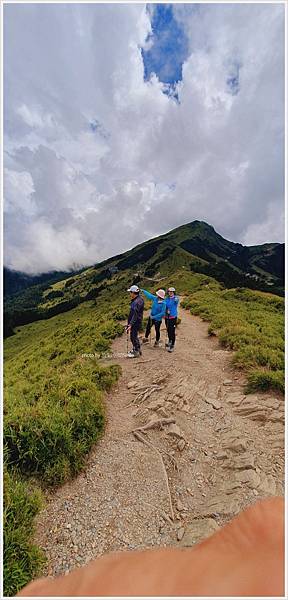 【南投】合歡山東峰+石門山+下午茶。Cona's 清境妮娜巧