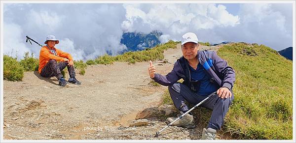 【南投】合歡山東峰+石門山+下午茶。Cona's 清境妮娜巧