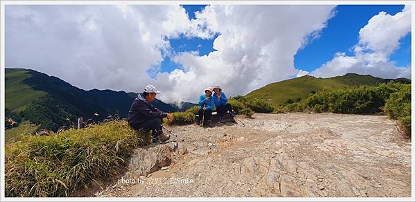 【南投】合歡山東峰+石門山+下午茶。Cona's 清境妮娜巧