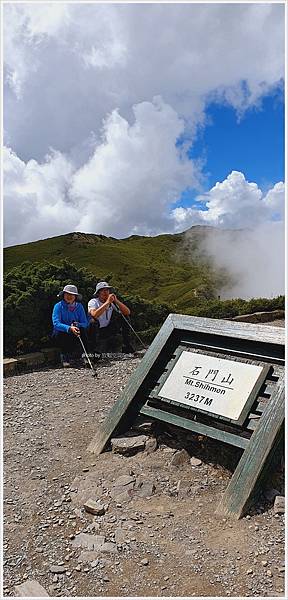 【南投】合歡山東峰+石門山+下午茶。Cona's 清境妮娜巧