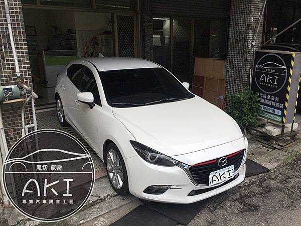 MAZDA 3 3代 5D (10815).JPG