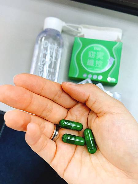 膠囊+水 膠囊+水