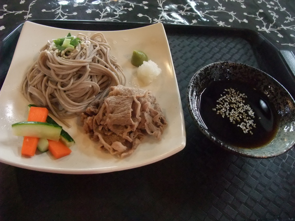 日式涮牛肉蕎麥涼麵.JPG