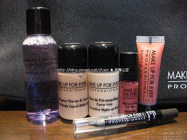 售出◎MUF名媛化妝包組＄400