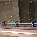 06-11.斯華洛世奇展覽館裡的女生廁所