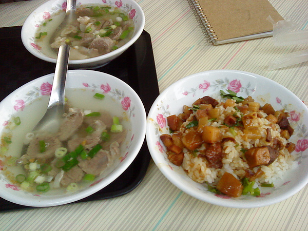 高雄橋頭肉燥飯&豬隔間肉湯