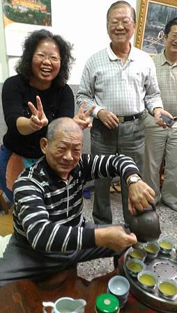 12735928_596343350516553_991832630_n