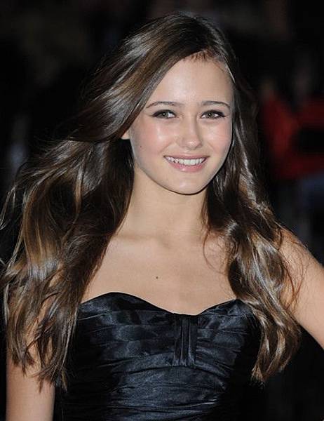 Ella Purnell.jpg Ella Purnell.jpg