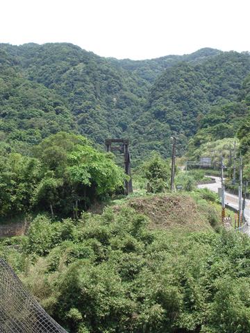 對岸的吊橋遺跡.JPG