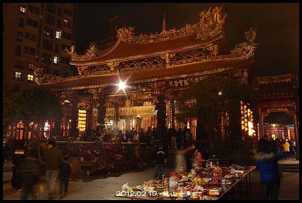 120219--Longshan Temple 044-800.jpg