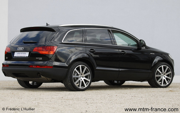 AUDI   Q7