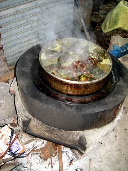 最道地口味的肉粽正要出爐