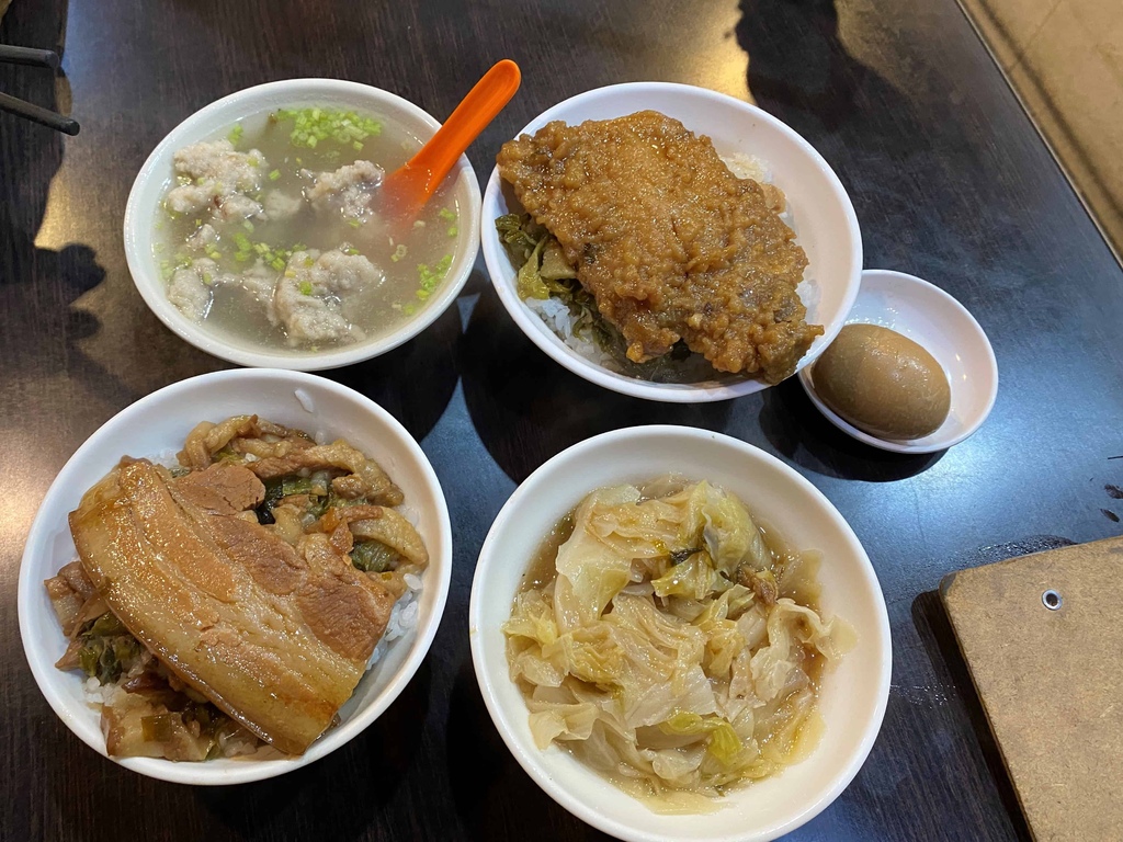 [延三夜市] 大橋頭魯肉飯.黃大腸煎